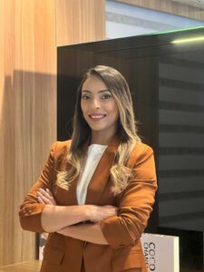 Alline Cassiane Chagas de Souza - Advogada OAB/PR 55.387
